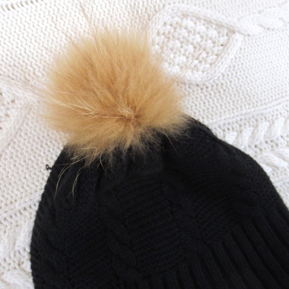 POM BEANIE - Picture 3 of 5